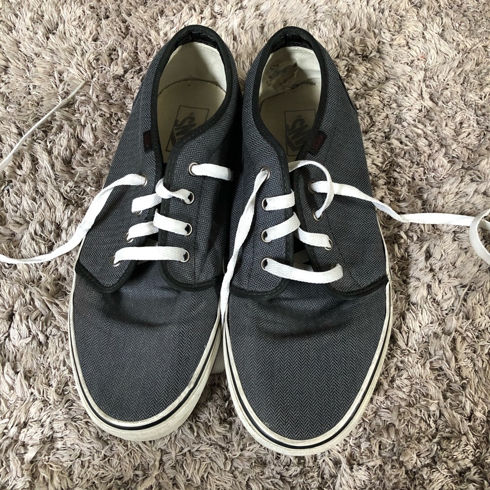 Vans - Picture 2 of 5